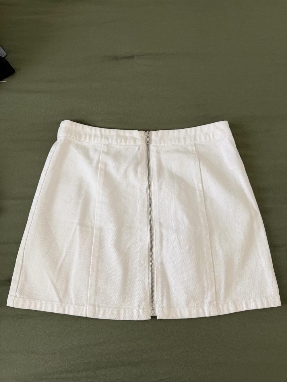 Forever 21 White Front-Zip A-Line Mini Skirt
